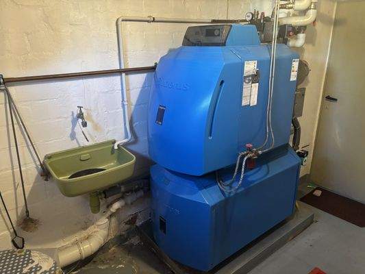 Heizungsanlage mit Warmwasserspeicher