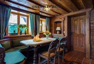 QVIII - DIE ALTE SCHULE