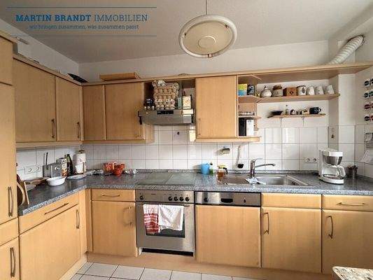 Küche mit Einbauküche