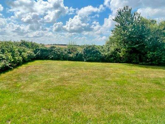 Großes Gartengrundstück mit Weitblick
