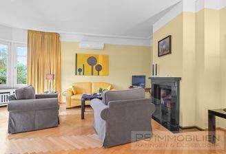 Wohnzimmer mit Kamin