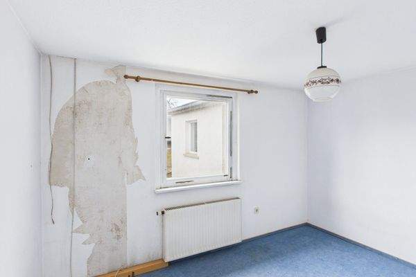 Schlafzimmer 3 OG (mit Wasserschaden)