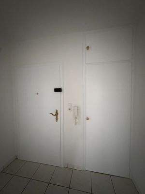 Helle Wohnungseingangstür