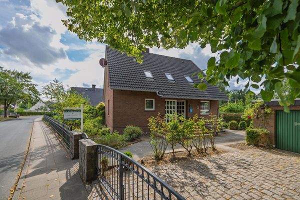 Seitliche Hausansicht