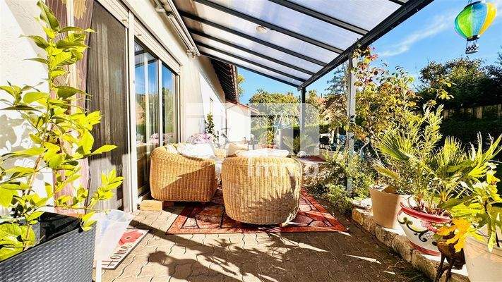 Terrasse teilüberdacht