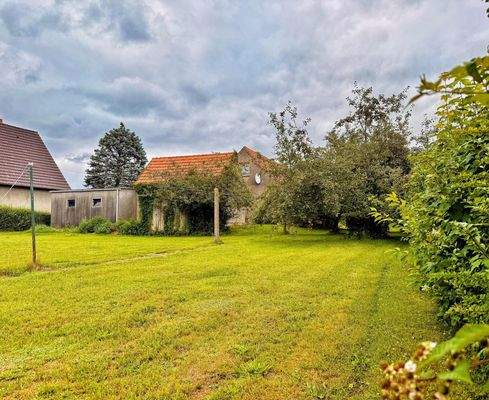 Herrlich großer Garten