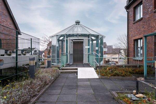 Aufzug & Treppenhaus