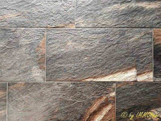 Steinfliesenboden im Erdgeschoss