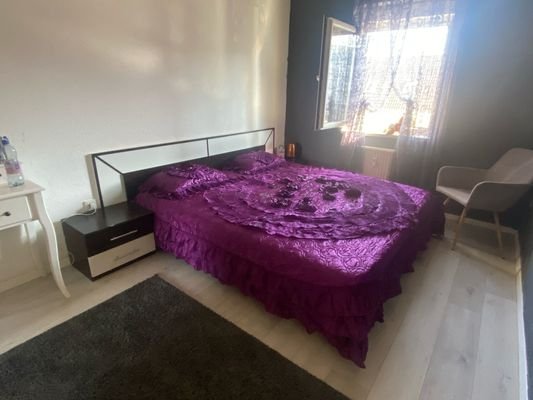 Schlafzimmer 1