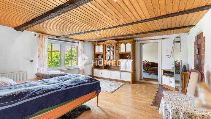 1. OG Elternschlafzimmer 1