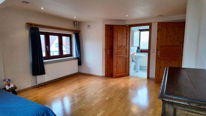 Schlafzimmer im OG m. Bad