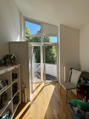 OG Schlafzimmer mit Zugang zum Balkon