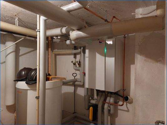 Heizraum Gas-Brennwertheizung