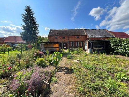 Garten hinter der Scheune