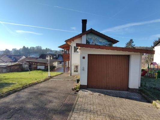 ... mit Einzelgarage