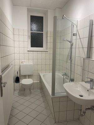 Modernes Badezimmer