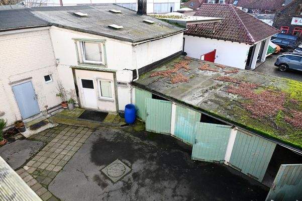 Hinterhof, Blick vom Balkom