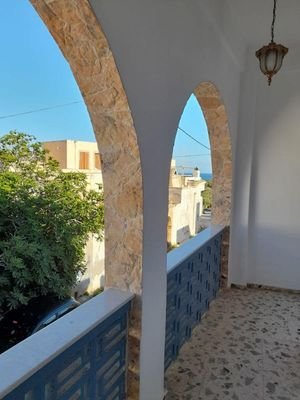 Kreta, Milatos: Schönes Haus mit zwei Wohnungen in der Ortsmitte zu verkaufen