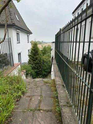 Treppenabgang in den Garten