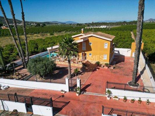 Spacious Villa with Pool and Parking in Orihuela Centro
