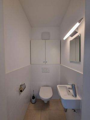 separates WC