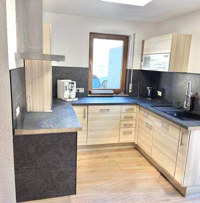 Erdgeschoss - erneuerte Küche (auf dem Bild im Bau)