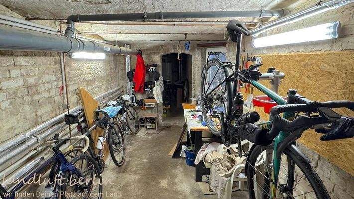 Hobbyraum im Keller.jpeg