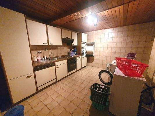 Küche, Waschraum, KG