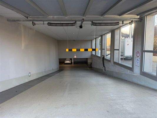 Tiefgaragenabfahrt