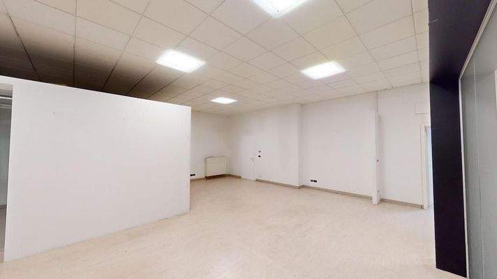 Geschäft-Meran-Fläche-Mieten-Autoabstellplätze-Gelegenheit