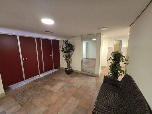 Eingang / Umkleiden Schwimmbad