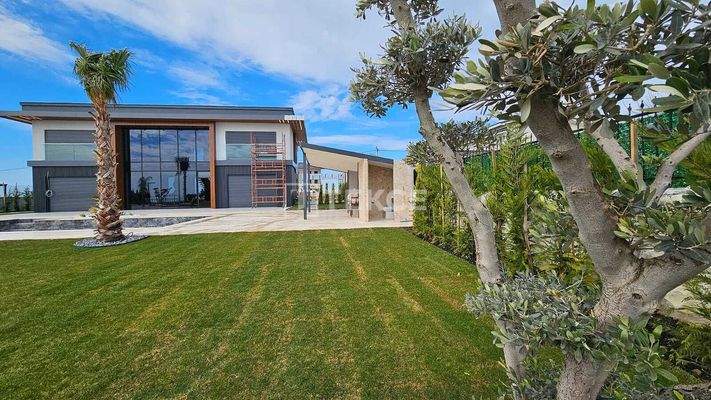 Stylish Detached Villa with Pool in İzmir Foça