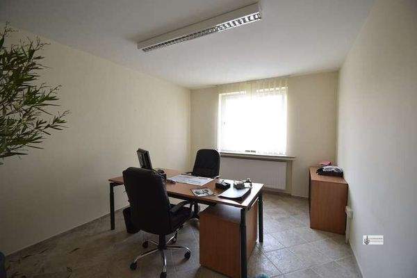 Büro 2 im EG