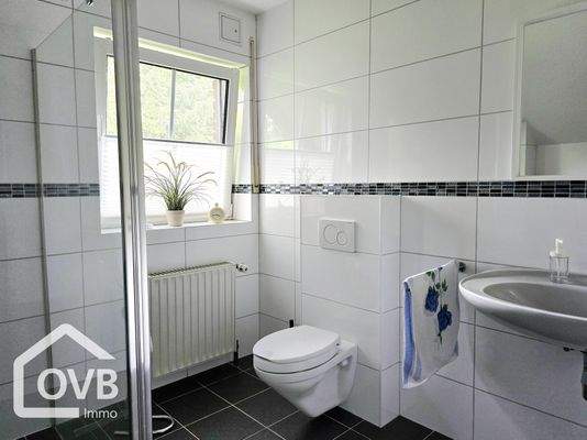 Badezimmer 1 DG