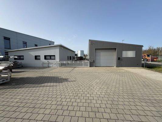 Frontansicht Haus+Halle 