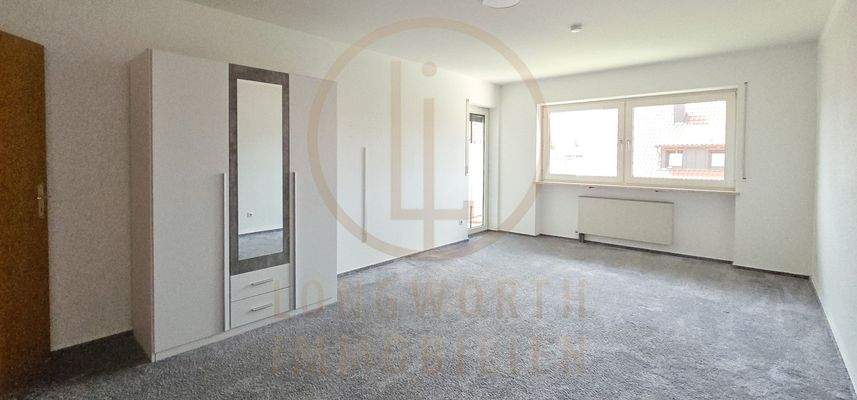 37-1.OG-Wohnung-grosses-Schlafzimmer