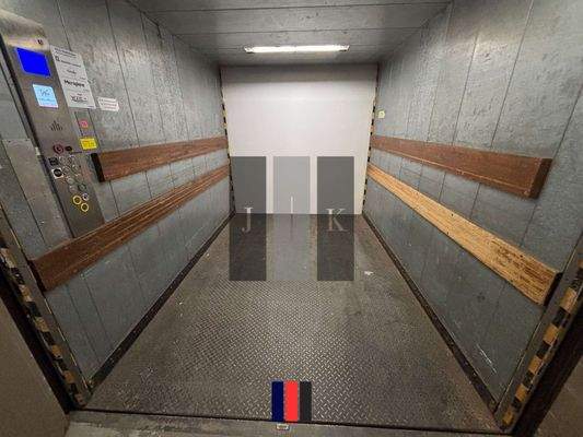 Lastenaufzug Innenansicht