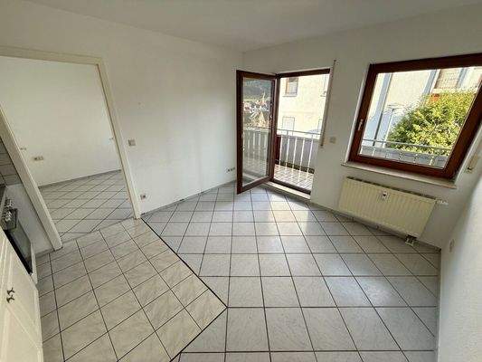 Wohn-Esszimmer mit Küche