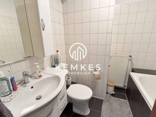 Badezimmer mit Badewanne