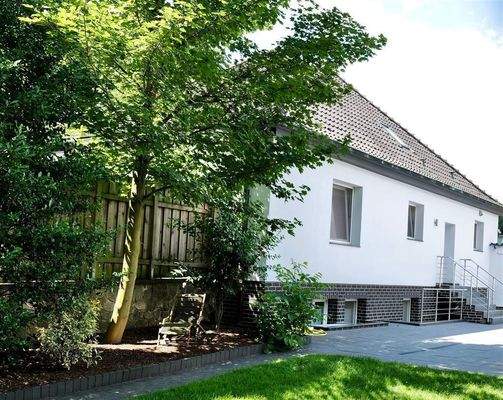 OstAnsicht / Innenhof /Nebeneingänge 