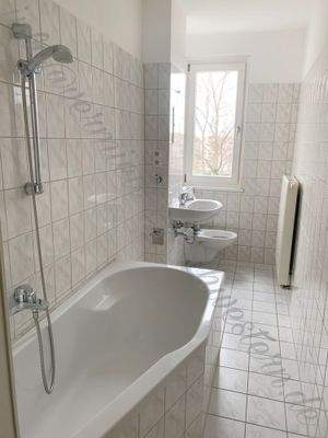 Tageslicht Bäder mit Wanne.jpg