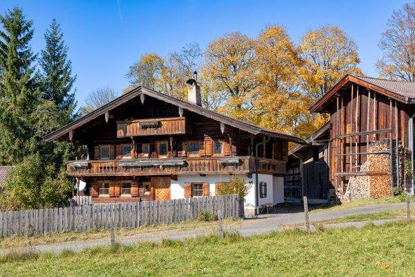 Aurach - Bauernhaus mit Altmühle 2.jpg