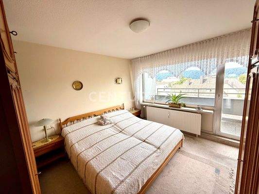 Lichtdurchflutetes Schlafzimmer