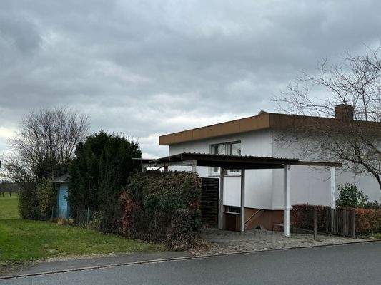 Carport und Stellplatz Einliegerwohnung.jpeg