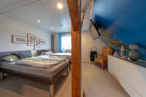 DG li. Schlafzimmer