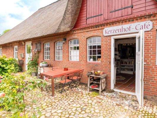 Eingang zum &quot;Kerzenhof&quot;