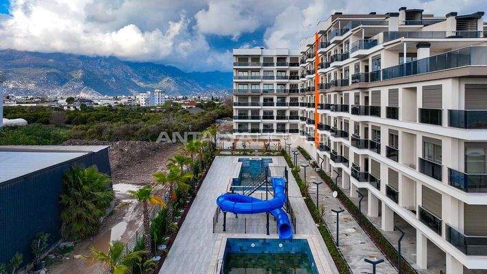 Beachfront Flats with Resort-Style Amenities in Antalya Finike