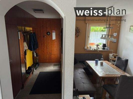 Eingang mit Esszimmer