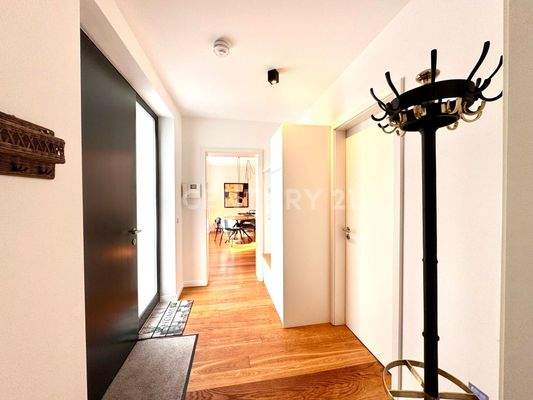 Flur, Blick vom Schlafzimmer