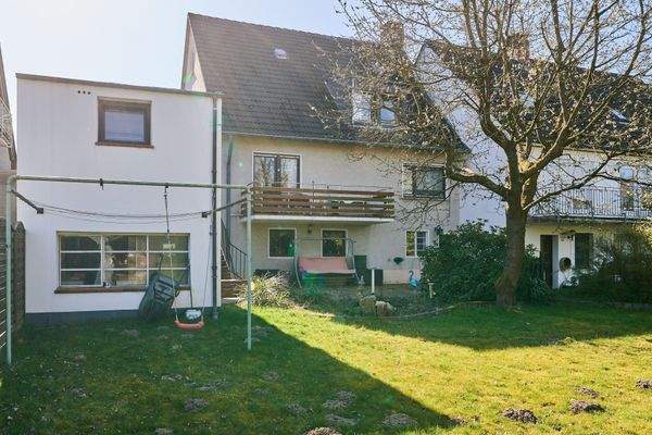 Rückseite Haus und Garten 